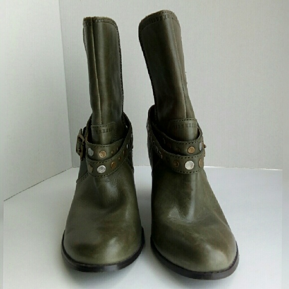 Fossil embellished strap ankle booties - Picture 3 of 8